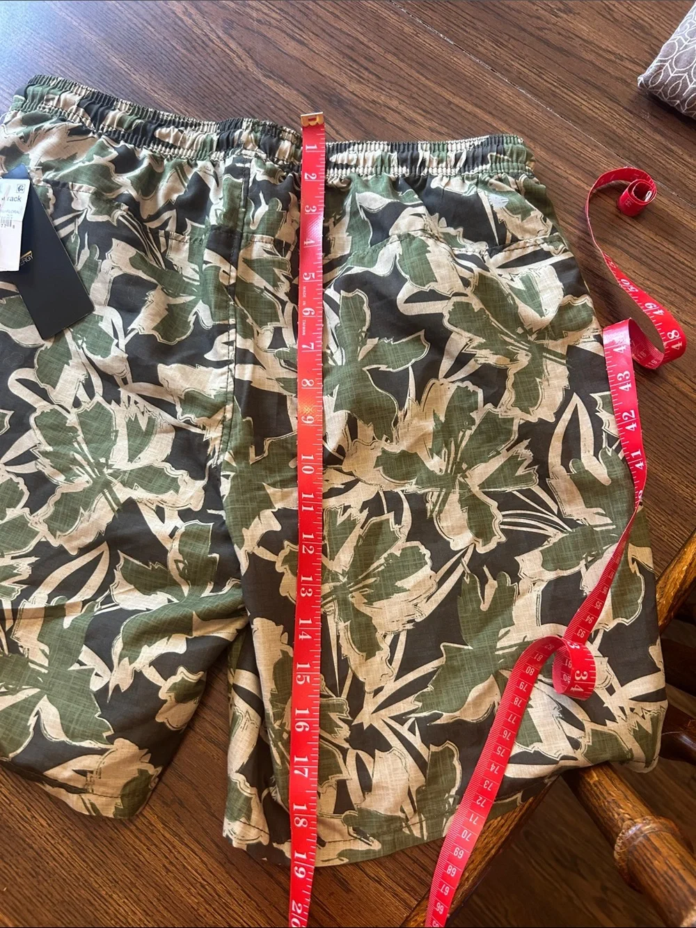 Zella New olive tarmac Pali floral lined swim shorts pockets Small activewear - Picture 10 of 12